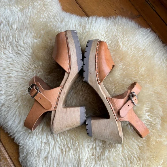 Peep Toe Swedish Clogs - Picture 5 of 10